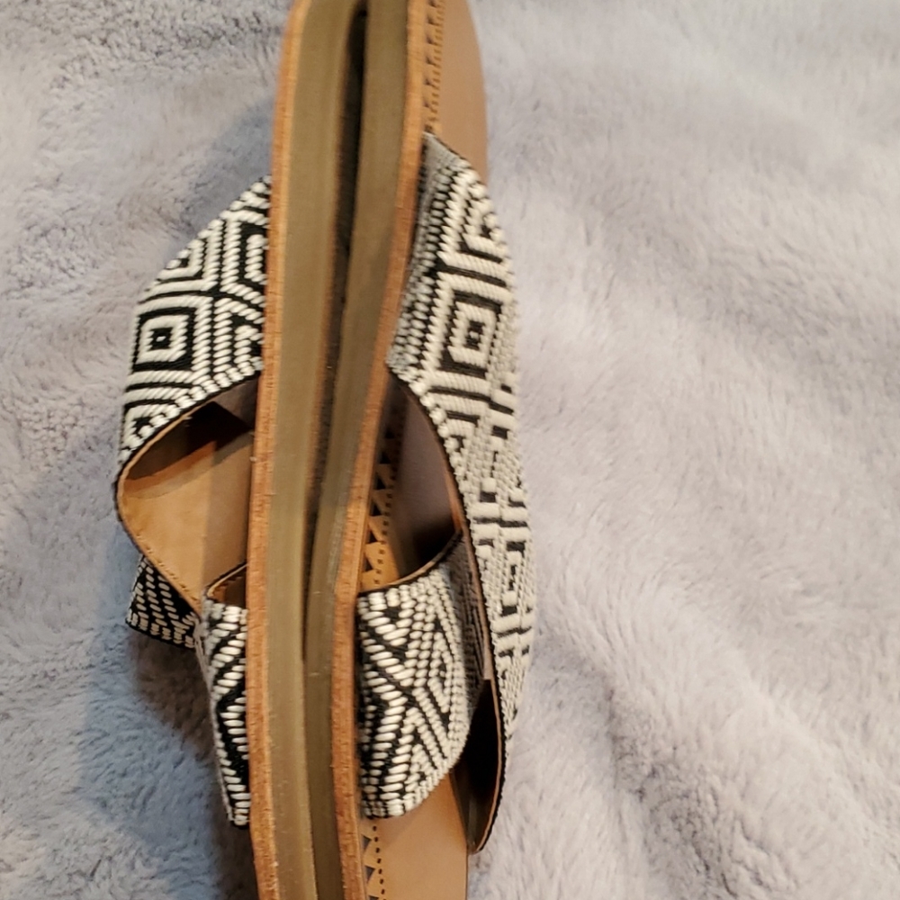 Sandals - Picture 6 of 9